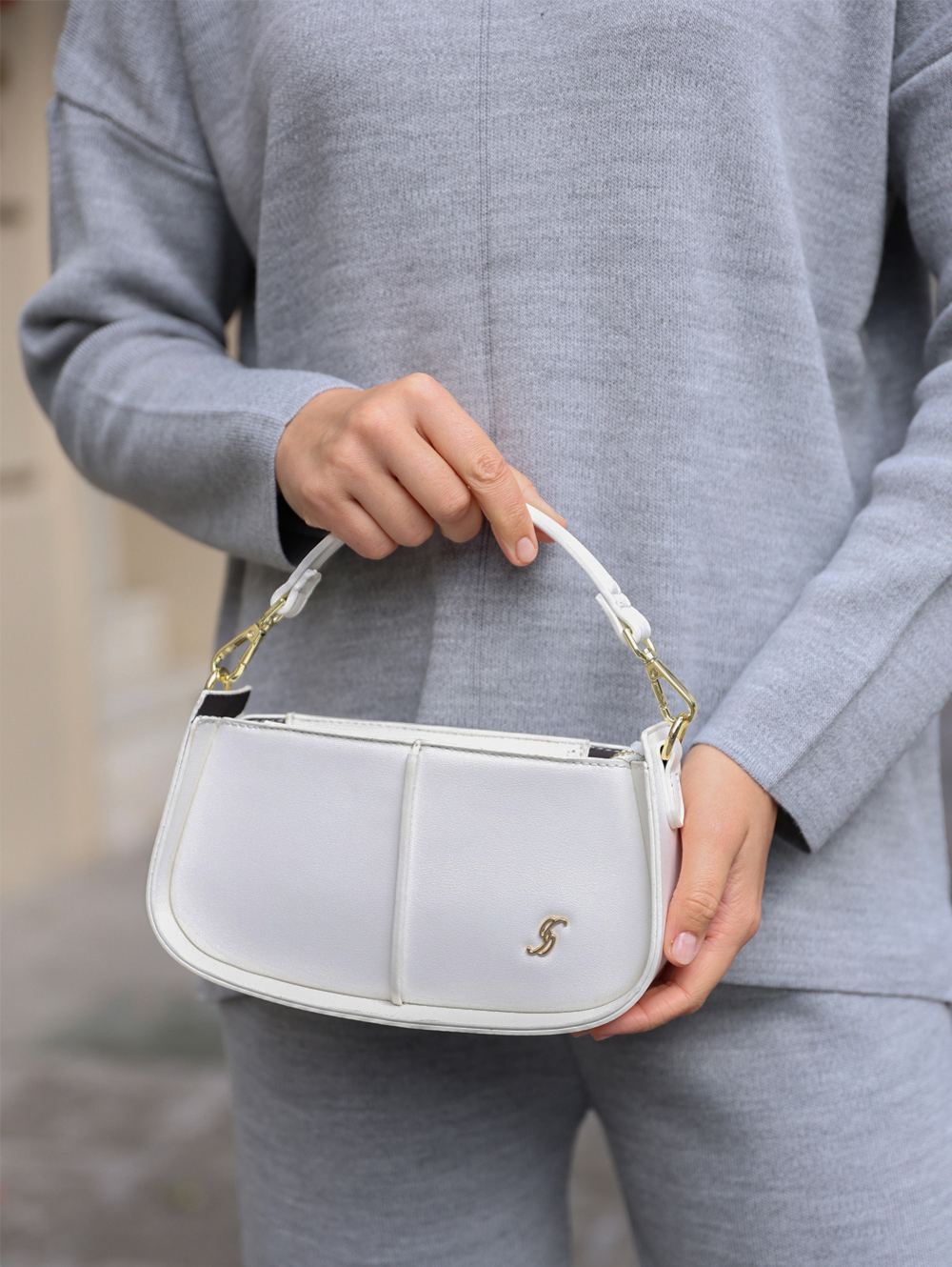 L182 White (7)