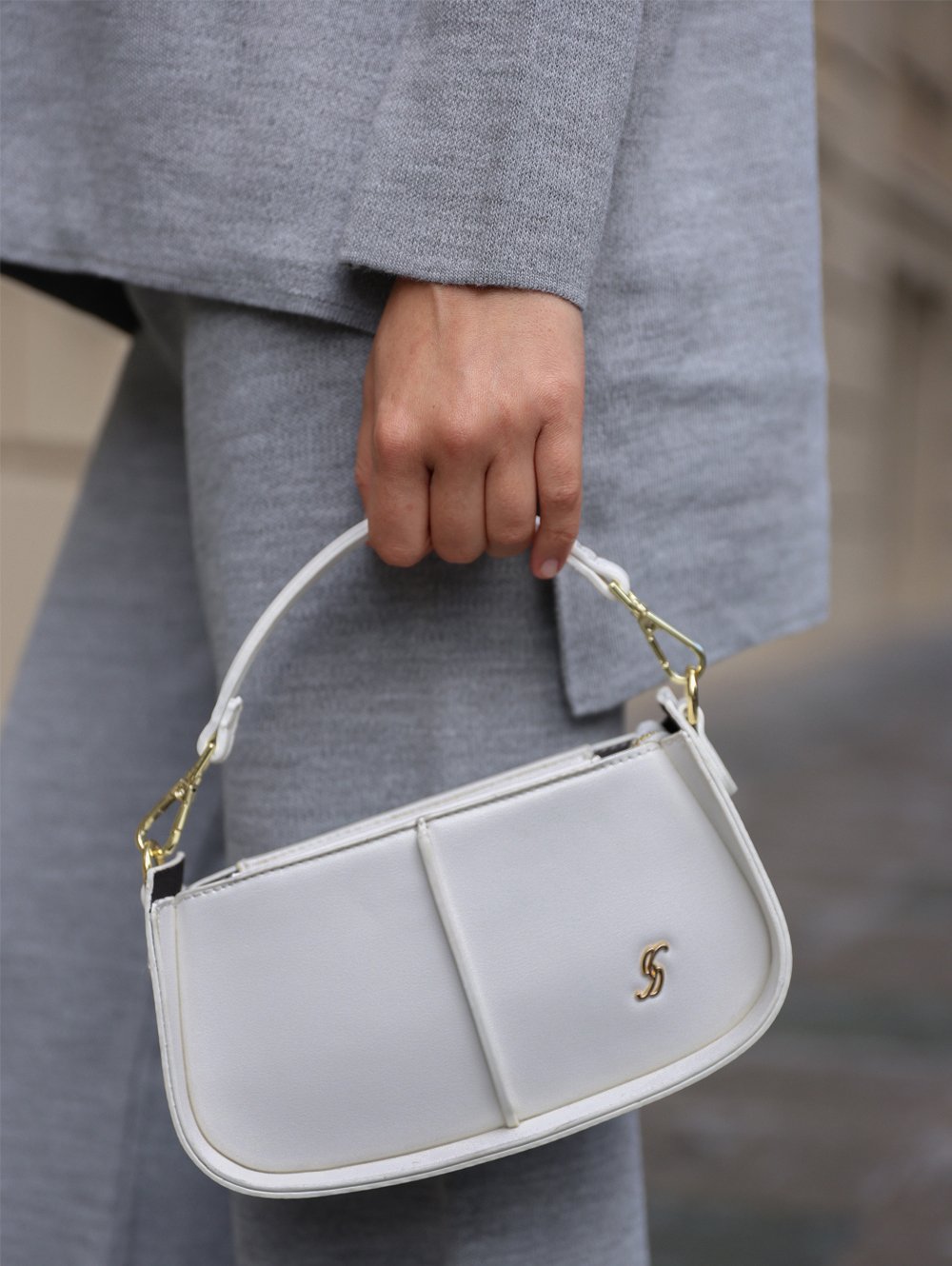 L182 White (8)