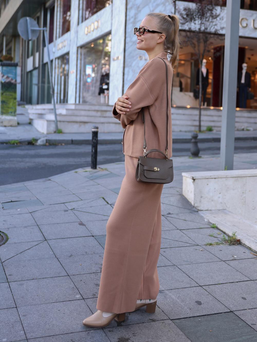 SC-8052 BROWN (1)