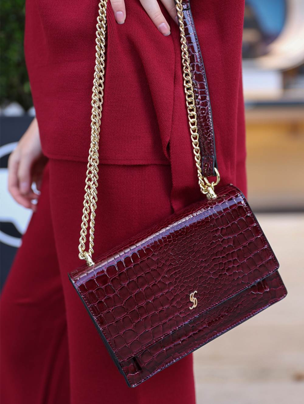 l169 Maroon (1)