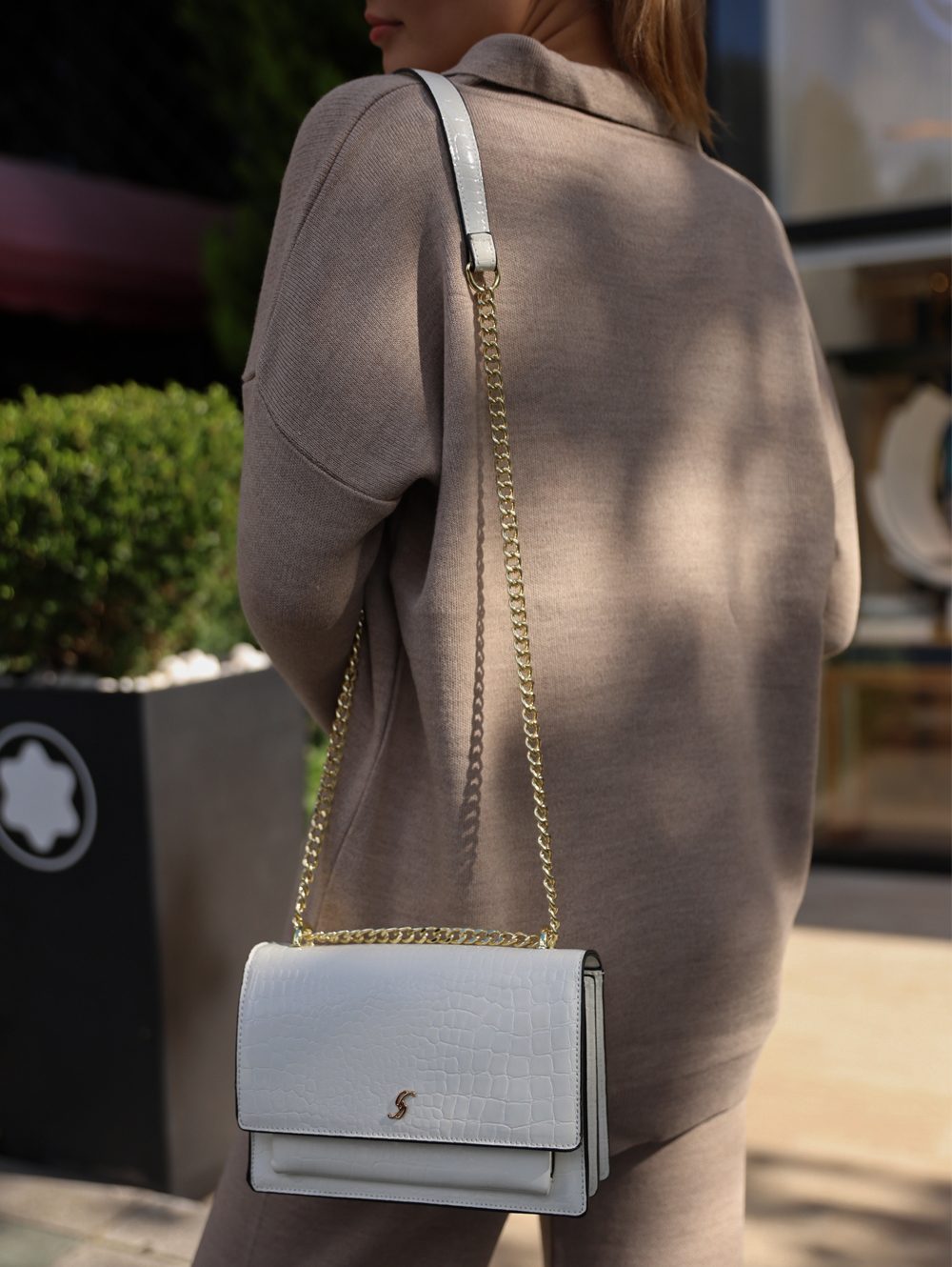 l169 White (4)